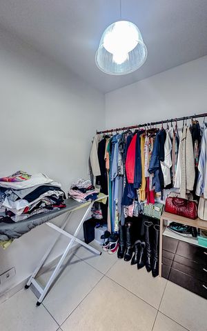 Casa à venda com 187m², 5 quartos e 3 vagasQuarto de Serviço