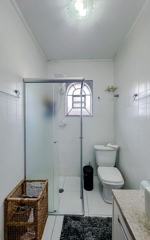Casa à venda com 187m², 5 quartos e 3 vagasBanheiro