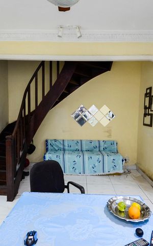 Casa à venda com 280m², 3 quartos e 1 vaga Casa à venda com 280m², 3 quartos e 1 vagaSala