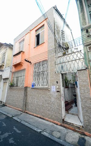 Casa à venda com 280m², 3 quartos e 1 vaga Casa à venda com 280m², 3 quartos e 1 vagaFachada