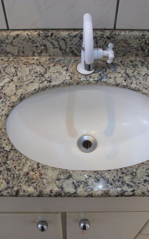 Apartamento para alugar com 60m², 2 quartos e sem vagaBanheiro