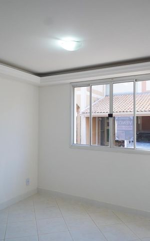 Casa de condomínio à venda com 84m², 3 quartos e 2 vagasSala