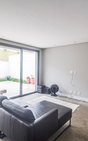 Apartamento à venda com 200m², 3 quartos e 2 vagas Apartamento à venda com 200m², 3 quartos e 2 vagasSala de TV