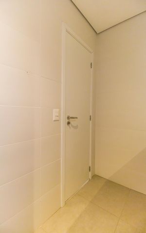 Apartamento à venda com 200m², 3 quartos e 2 vagas Apartamento à venda com 200m², 3 quartos e 2 vagasBanheiro da Suíte 1