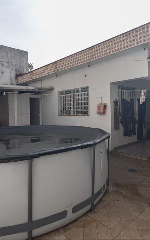 Casa à venda com 250m², 3 quartos e 5 vagasÁrea de Serviço / Quintal