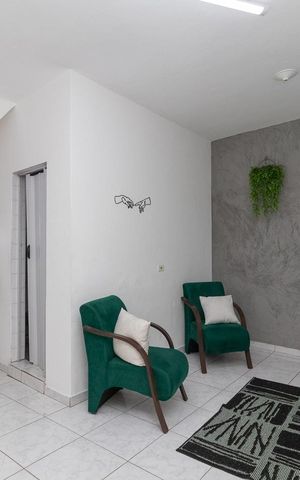 Casa para alugar com 350m², 5 quartos e 8 vagasSala piso superior