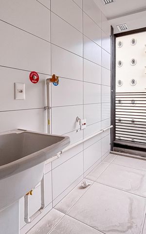 Apartamento à venda com 164m², 3 quartos e 2 vagas Apartamento à venda com 164m², 3 quartos e 2 vagasÁrea de Serviço