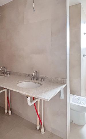 Apartamento à venda com 164m², 3 quartos e 2 vagas Apartamento à venda com 164m², 3 quartos e 2 vagasBanheiro da Suíte 3