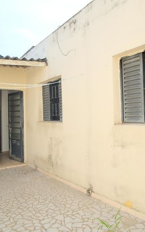 Casa para alugar com 250m², 2 quartos e 1 vagaEntrada