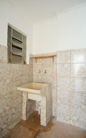 Casa para alugar com 250m², 2 quartos e 1 vagaÁrea de Serviço