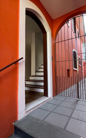 Casa à venda com 150m², 3 quartos e 3 vagas Casa à venda com 150m², 3 quartos e 3 vagasEntrada
