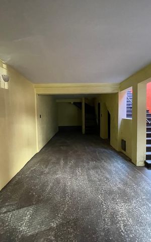 Casa à venda com 150m², 3 quartos e 3 vagas Casa à venda com 150m², 3 quartos e 3 vagasGaragem