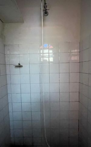 Casa à venda com 150m², 3 quartos e 3 vagas Casa à venda com 150m², 3 quartos e 3 vagasBanheiro de Serviço