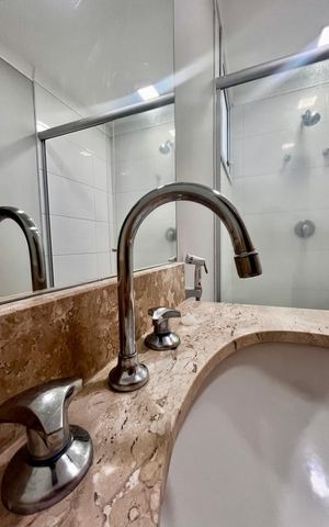 Apartamento à venda com 95m², 3 quartos e 2 vagas Apartamento à venda com 95m², 3 quartos e 2 vagasBanheiro Suíte