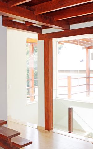 Casa de condomínio para alugar com 300m², 4 quartos e 2 vagasCorredor