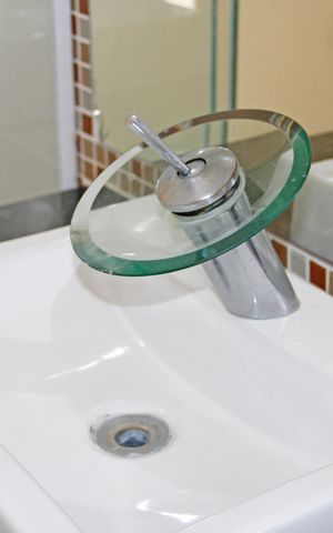 Casa de condomínio para alugar com 300m², 4 quartos e 2 vagasBanheiro da Suíte 2