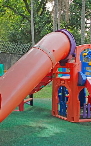 Casa de condomínio para alugar com 300m², 4 quartos e 2 vagasÁrea comum - Playground