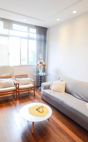 Apartamento à venda com 170m², 3 quartos e 1 vaga Apartamento à venda com 170m², 3 quartos e 1 vagaSala