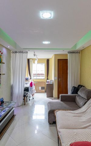 Casa à venda com 132m², 3 quartos e 4 vagas Casa à venda com 132m², 3 quartos e 4 vagasSala