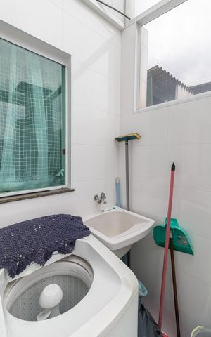 Casa à venda com 132m², 3 quartos e 4 vagas Casa à venda com 132m², 3 quartos e 4 vagasÁrea de Serviço