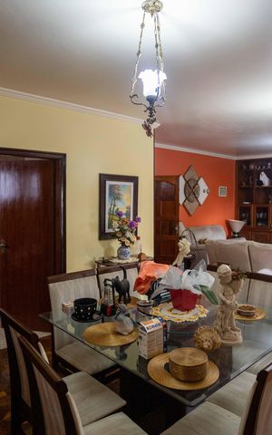 Casa à venda com 337m², 4 quartos e 7 vagasSala de Jantar
