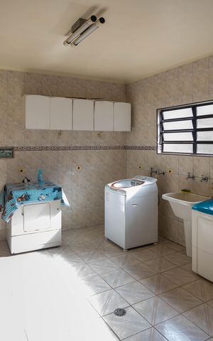 Casa à venda com 337m², 4 quartos e 7 vagasÁrea de Serviço