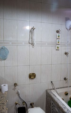 Casa à venda com 337m², 4 quartos e 7 vagasBanheiro da Suíte