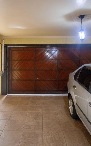 Casa à venda com 337m², 4 quartos e 7 vagasGaragem