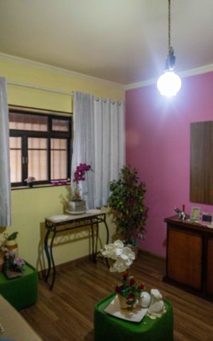 Casa à venda com 337m², 4 quartos e 7 vagasSala de Estar