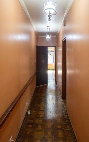 Casa à venda com 337m², 4 quartos e 7 vagasCorredor