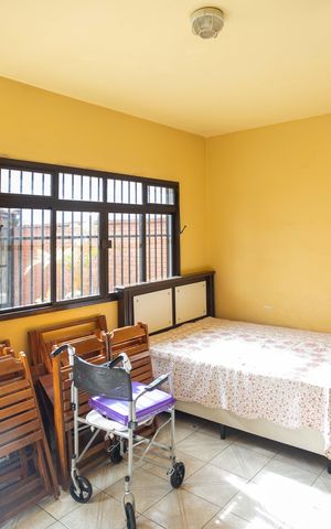 Casa à venda com 337m², 4 quartos e 7 vagasQuarto Serviço