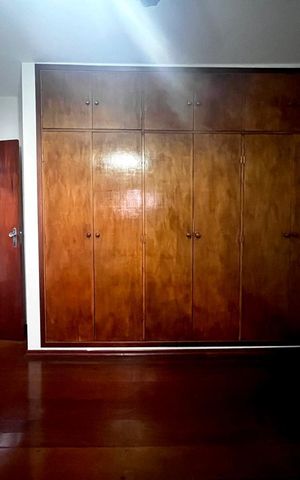 Casa à venda com 355m², 3 quartos e 4 vagasQuarto 2
