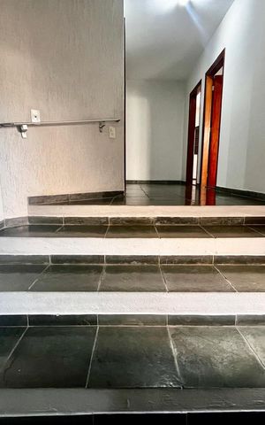 Casa à venda com 355m², 3 quartos e 4 vagasCorredor