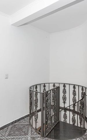 Casa à venda com 180m², 5 quartos e 2 vagasCorredor