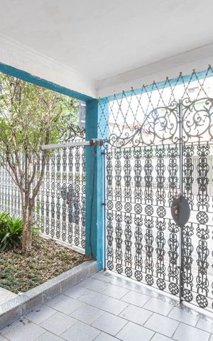 Casa à venda com 180m², 5 quartos e 2 vagasGaragem