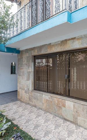 Casa à venda com 180m², 5 quartos e 2 vagasFachada