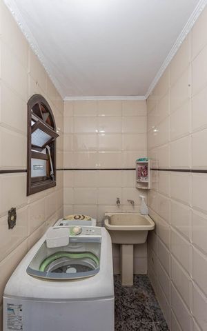 Casa à venda com 180m², 5 quartos e 2 vagasÁrea de Serviços