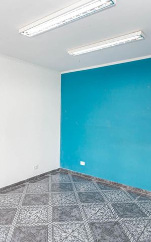 Casa à venda com 180m², 5 quartos e 2 vagasSuíte