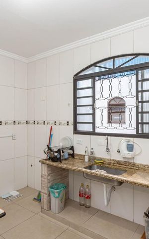 Casa à venda com 180m², 5 quartos e 2 vagasCozinha