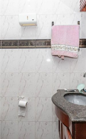 Casa à venda com 180m², 5 quartos e 2 vagasBanheiro