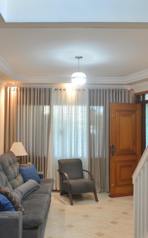 Casa à venda com 191m², 4 quartos e 3 vagasSala