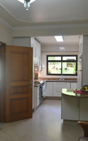 Casa à venda com 191m², 4 quartos e 3 vagasCozinha