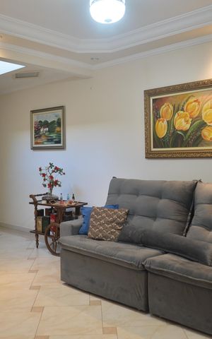 Casa à venda com 191m², 4 quartos e 3 vagasSala