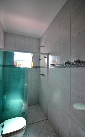 Casa à venda com 600m², 4 quartos e 6 vagasSuíte 2 Banheiro