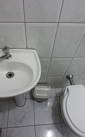 Casa à venda com 600m², 4 quartos e 6 vagasBanheiro de Serviço