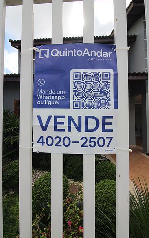 Casa à venda com 600m², 4 quartos e 6 vagasPlaca
