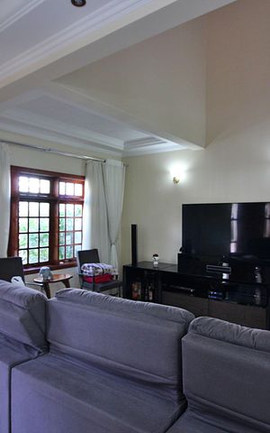 Casa à venda com 600m², 4 quartos e 6 vagasSala
