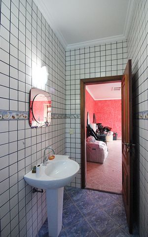 Casa à venda com 600m², 4 quartos e 6 vagasBanheiro de Serviço 2