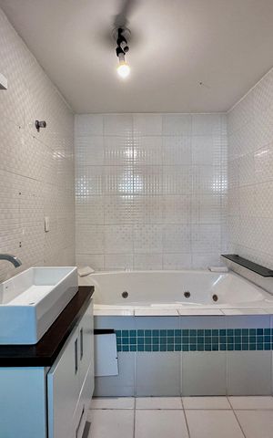 Casa para alugar com 200m², 3 quartos e 2 vagas Casa para alugar com 200m², 3 quartos e 2 vagasBanheiro Suíte