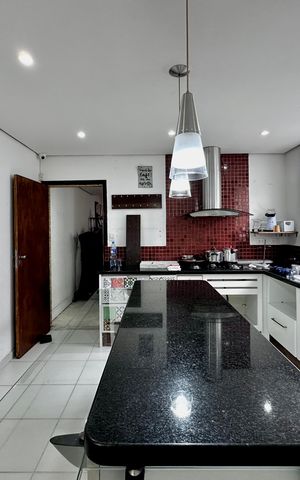 Casa para alugar com 200m², 3 quartos e 2 vagas Casa para alugar com 200m², 3 quartos e 2 vagasCozinha